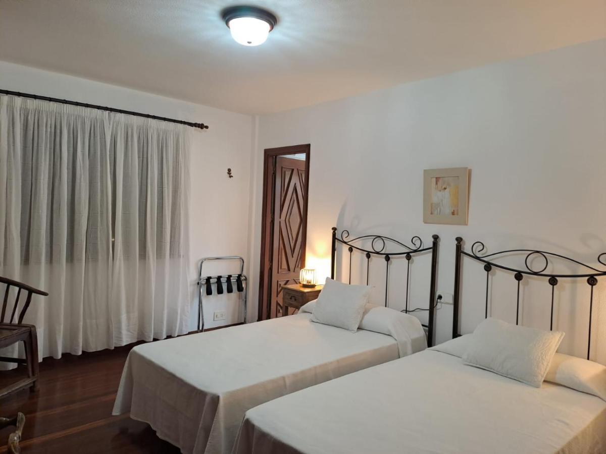 Hostal Boavista Costoia Bagian luar foto